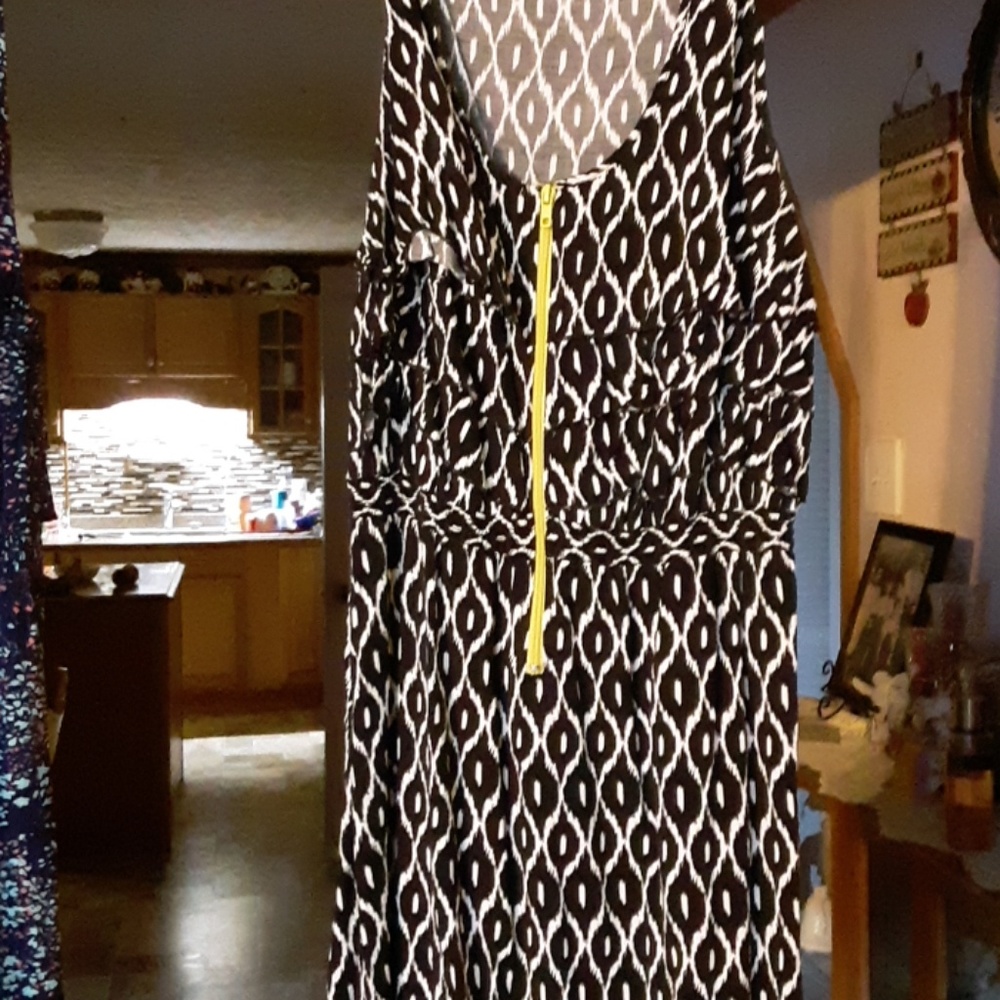Dress - Picture 3 of 4